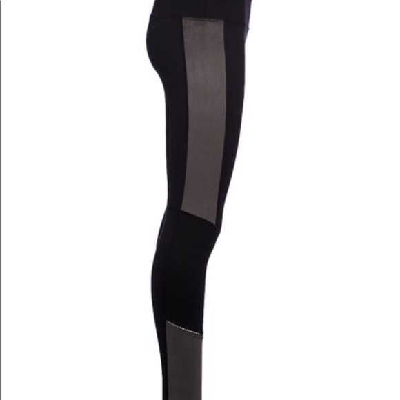 SPLENDID Studio Colour Block Panel Legging Pants Black Grey Contrast Sporty Gym - Picture 1 of 7